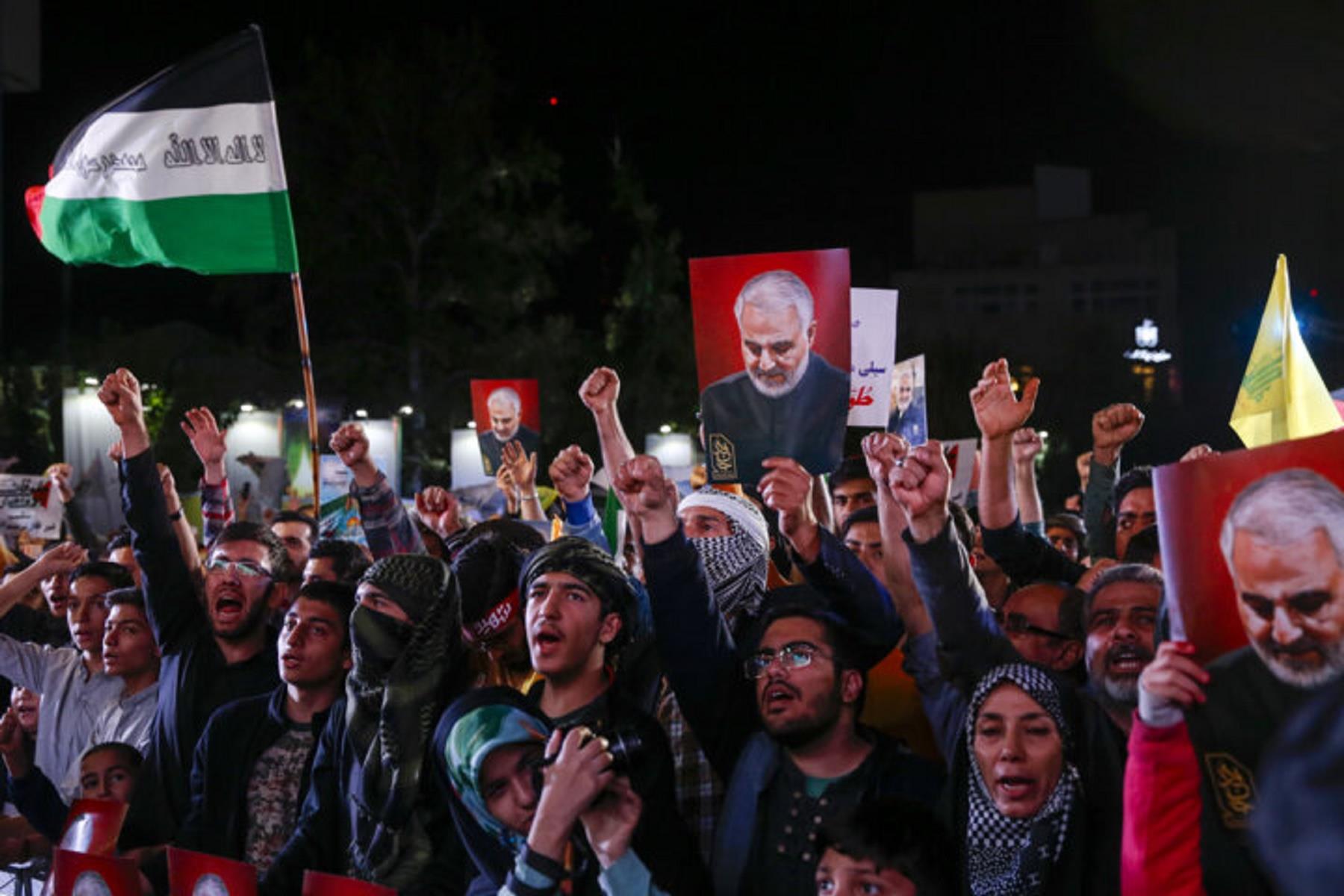 تجمع در میدان فلسطین